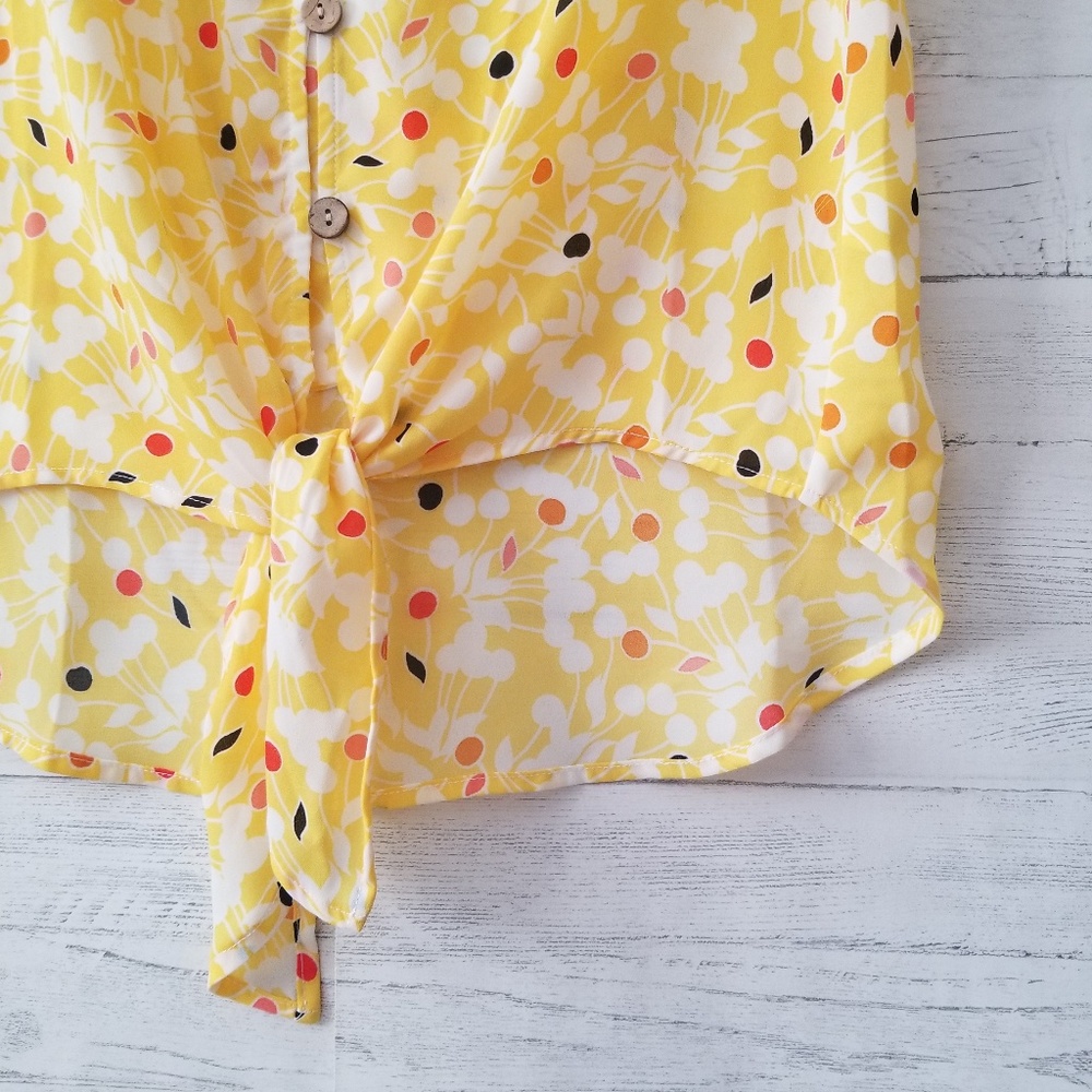 NWT W5 Floral Print Tie Front V-Neck Top Sz Small - Picture 3 of 6